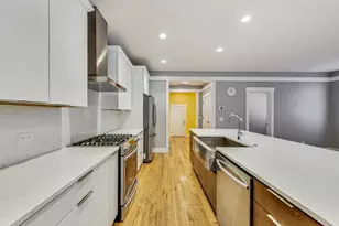 8101 Floral Ave, Skokie, IL 60077 - Photo 7