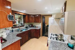 9425 Margail Ave, Des Plaines, IL 60016 - Photo 11