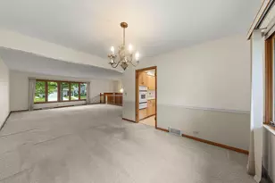 848 S Hillcrest Ave, Elmhurst, IL 60126 - Photo 7
