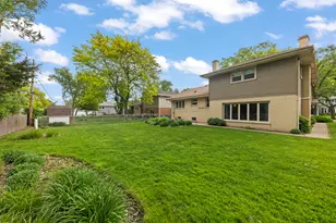 848 S Hillcrest Ave, Elmhurst, IL 60126 - Photo 23