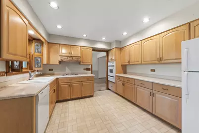 848 S Hillcrest Avenue, Elmhurst, IL 60126 - Photo 9
