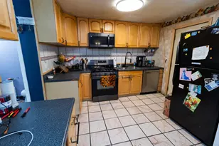 8810 Robin Dr, Des Plaines, IL 60016 - Photo 5