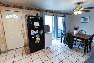 8810 Robin Dr, Des Plaines, IL 60016 - Photo 9