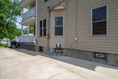 703 W Wood Street W, Bloomington, IL 61701 - Photo 37