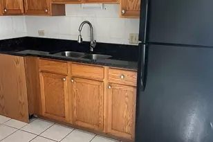10805 S Lloyd Dr, Worth, IL 60482 - Photo 7