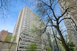 2930 N Sheridan Rd, Chicago, IL 60657 - Photo 1