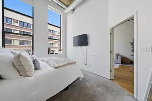 758 N Larrabee St, Chicago, IL 60654 - Photo 11