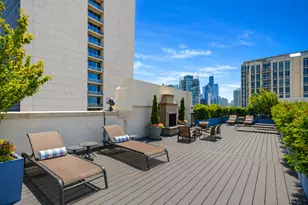 758 N Larrabee St, Chicago, IL 60654 - Photo 17