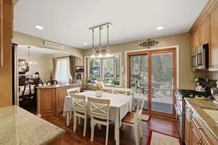 898 E Schirra Dr, Palatine, IL 60074 - Photo 3