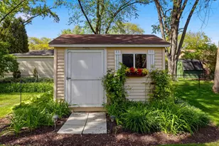 898 E Schirra Dr, Palatine, IL 60074 - Photo 25