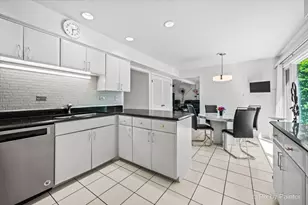 3935 Michael Ln, Glenview, IL 60026 - Photo 13
