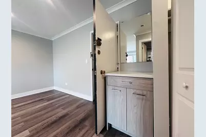 541 W Oakdale Avenue #403, Chicago, IL 60657 - Photo 3