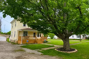 210 E 6th Ave, Clifton, IL 60927 - Photo 3