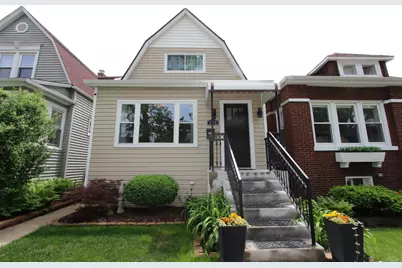 4719 W Warwick Avenue, Chicago, IL 60641 - Photo 1