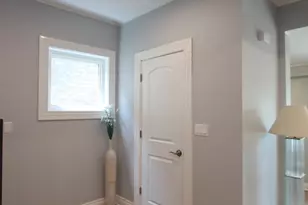 4719 W Warwick Ave, Chicago, IL 60641 - Photo 9