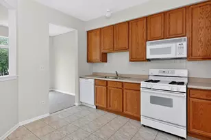 2916 Sheehan Dr, Naperville, IL 60564 - Photo 5