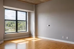 1122 W Catalpa Ave, Chicago, IL 60640 - Photo 3