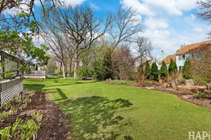 1121 Williamsburg Cir, Grayslake, IL 60030 - Photo 35
