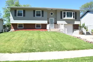 7040 Meadowbrook Ln, Hanover Park, IL 60133 - Photo 1