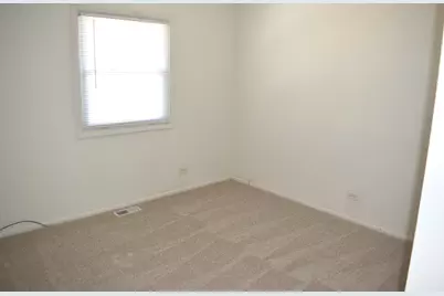 7040 Meadowbrook Lane, Hanover Park, IL 60133 - Photo 15