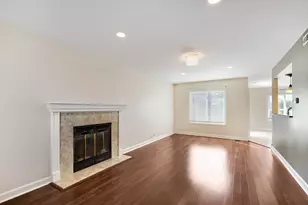 2474 Sunlight Ct, Aurora, IL 60502 - Photo 5
