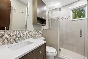 125 Circle Ridge Dr, Burr Ridge, IL 60527 - Photo 21