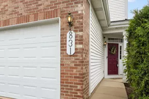 831 Stuarts Dr, Saint Charles, IL 60174 - Photo 3