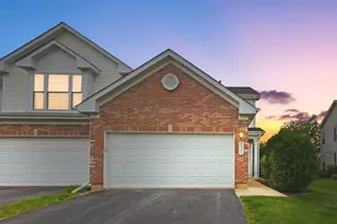 831 Stuarts Dr, Saint Charles, IL 60174 - Photo 1