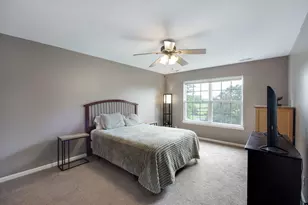 831 Stuarts Dr, Saint Charles, IL 60174 - Photo 13