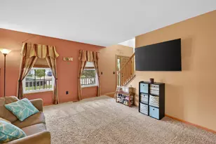 929 Churchill Dr, Plano, IL 60545 - Photo 5