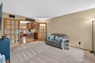 929 Churchill Dr, Plano, IL 60545 - Photo 3