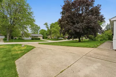 960 Basswood Street, Hoffman Estates, IL 60169 - Photo 41
