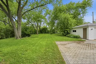 960 Basswood St, Hoffman Estates, IL 60169 - Photo 43