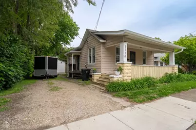 1210 N Madison Street, Bloomington, IL 61701 - Photo 3