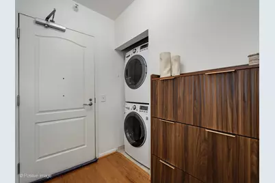600 N Dearborn Street #1705, Chicago, IL 60610 - Photo 17