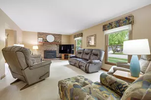 11002 Janice Dr, Huntley, IL 60142 - Photo 3