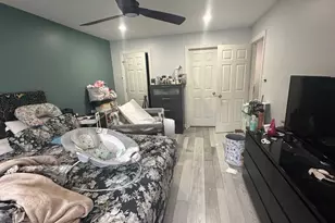 5700 Dutch Mill Ct, Hanover Park, IL 60133 - Photo 11