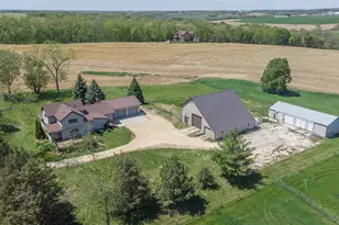 25303 Spring Valley Rd, Shannon, IL 61078 - Photo 3