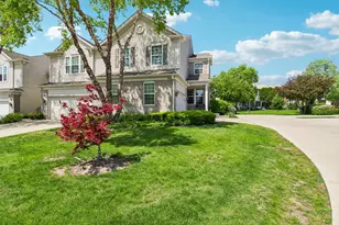 916 Kings Canyon Dr, Streamwood, IL 60107 - Photo 1