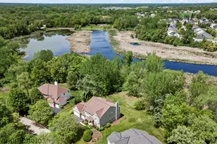 224 Red Oak Ct, Island Lake, IL 60042 - Photo 3