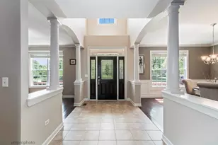 224 Red Oak Ct, Island Lake, IL 60042 - Photo 5