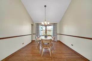 6234 Dolores Dr, Oak Forest, IL 60452 - Photo 11