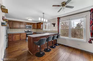 1679 Templeton Ct, Mundelein, IL 60060 - Photo 9