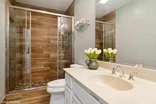 2211 Patriot Blvd, Glenview, IL 60026 - Photo 15