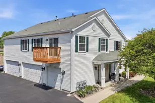 729 Fieldcrest Dr, South Elgin, IL 60177 - Photo 1
