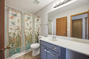 729 Fieldcrest Dr, South Elgin, IL 60177 - Photo 9