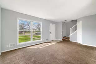 9 Fernwood Dr, Bolingbrook, IL 60440 - Photo 7