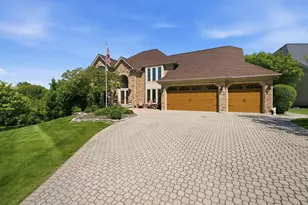 8701 Lake Ridge Dr, Darien, IL 60561 - Photo 7