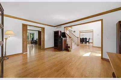 8701 Lake Ridge Drive, Darien, IL 60561 - Photo 9