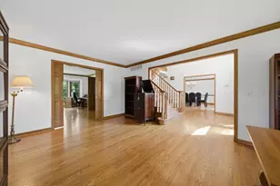8701 Lake Ridge Dr, Darien, IL 60561 - Photo 9